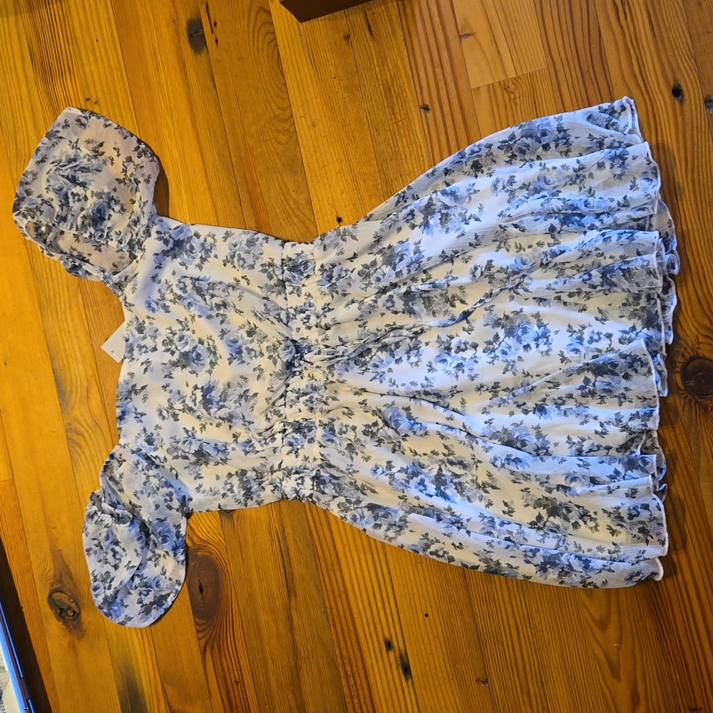 Short sleeve floral dress
